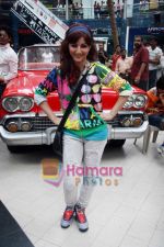Soha ALi Khan on location of Talpade_s home production film choregraphed by Rajeev Surti in Mulund on 11th Oct 2010 (2).JPG